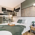 Katun - 1 A Trocadero